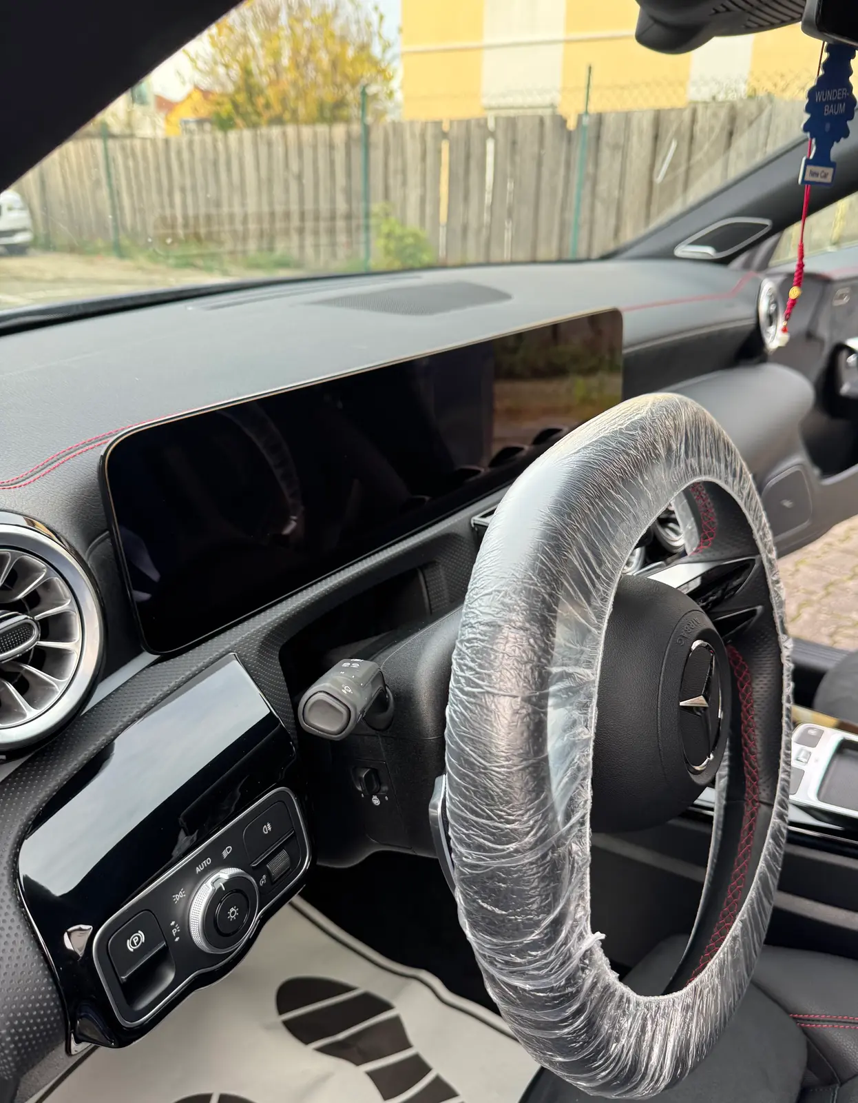 Sauberes Lenkrad nach professioneller Fahrzeugaufbereitung